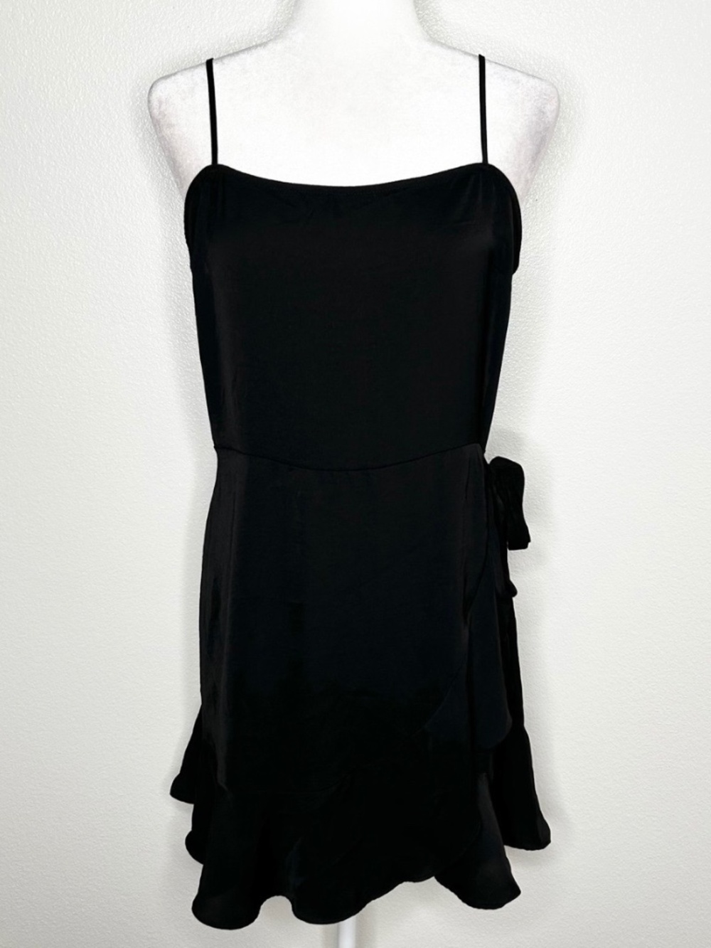 Express Womens Black Spaghetti Strap Mini Cocktail Party Dress Size L EUC